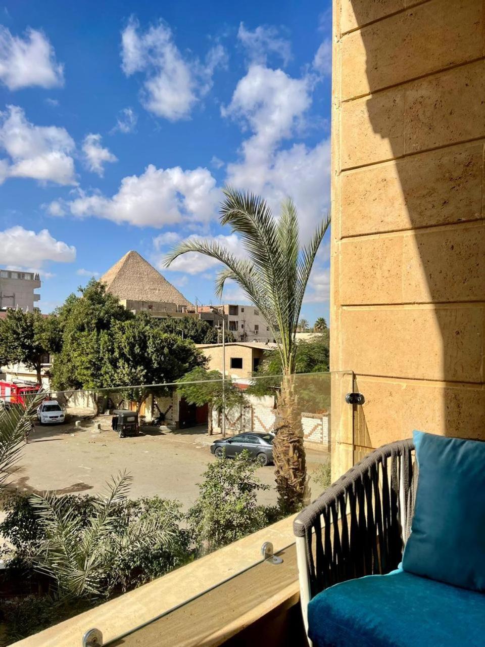 Cleopatra Tower Pyramid View Hotel Kafret el-Gabal Kültér fotó